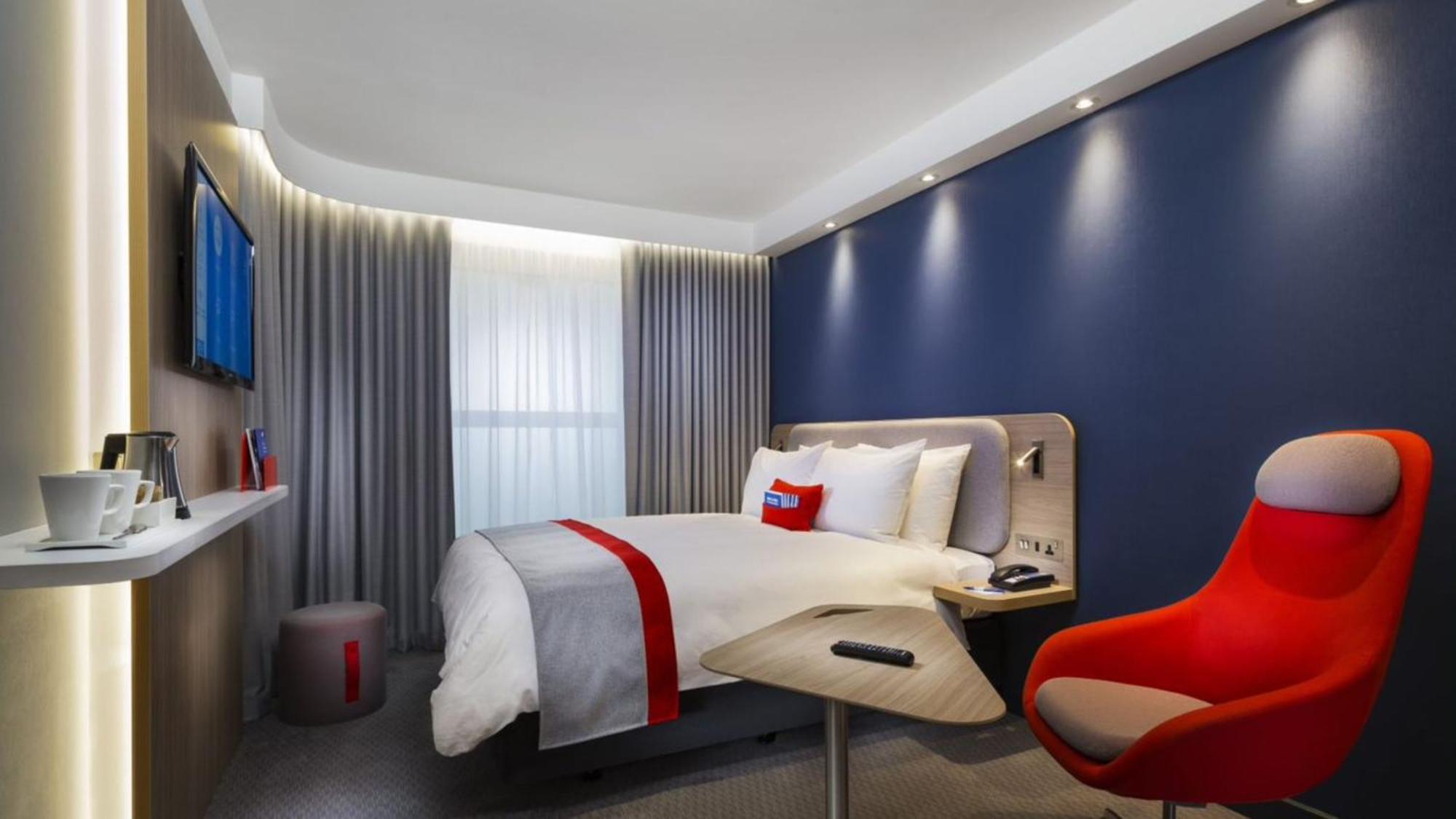 Holiday Inn Express Windsor By Ihg Εξωτερικό φωτογραφία