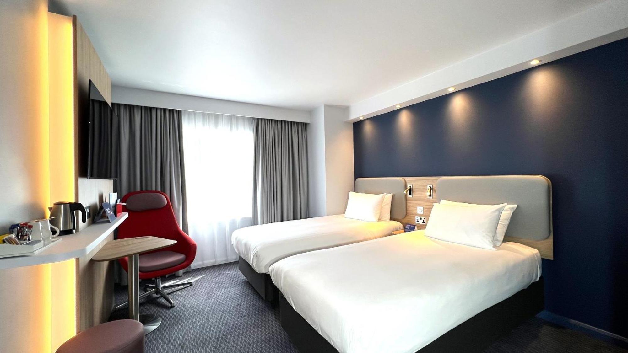 Holiday Inn Express Windsor By Ihg Εξωτερικό φωτογραφία