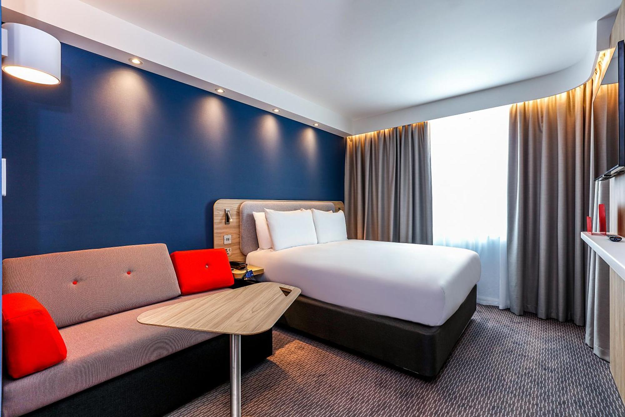 Holiday Inn Express Windsor By Ihg Εξωτερικό φωτογραφία