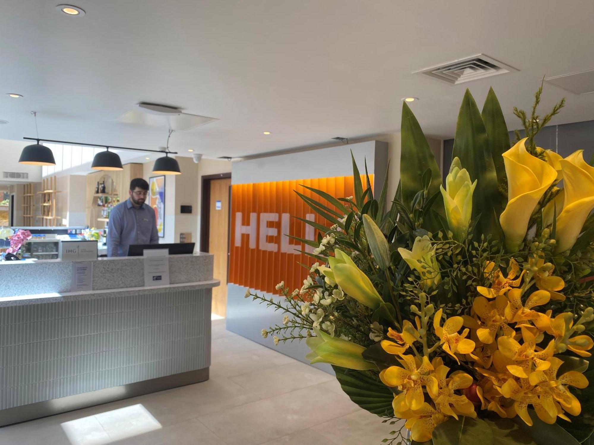 Holiday Inn Express Windsor By Ihg Εξωτερικό φωτογραφία