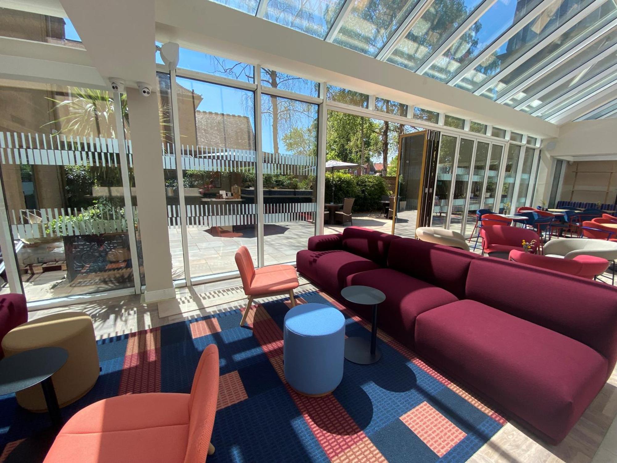 Holiday Inn Express Windsor By Ihg Εξωτερικό φωτογραφία