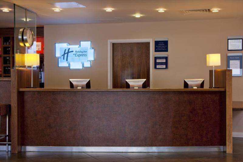 Holiday Inn Express Windsor By Ihg Εξωτερικό φωτογραφία