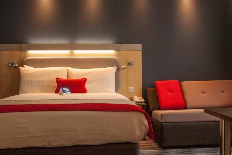 Holiday Inn Express Windsor By Ihg Εξωτερικό φωτογραφία