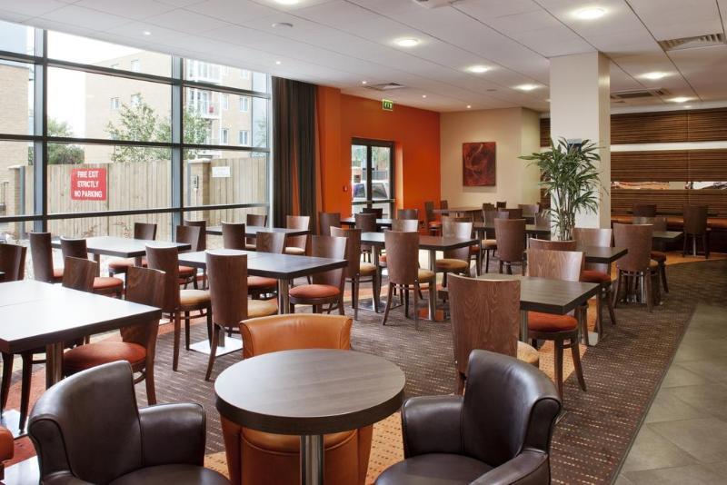 Holiday Inn Express Windsor By Ihg Εξωτερικό φωτογραφία