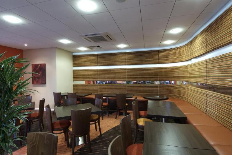 Holiday Inn Express Windsor By Ihg Εξωτερικό φωτογραφία